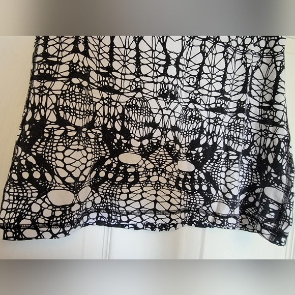 Lululemon Livley Crewneck Tshirt Vitasea sz 4 - Picture 5 of 8